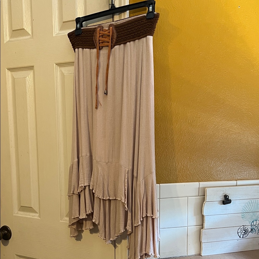 Elegant Tan Women's Skirt